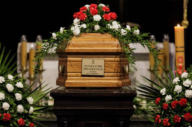 Belarusian opposition leader Aliaksandr Milinkevich Funeral in Warsaw - 22 Aug 2026 The coffin of Belarusian politician Aliaksandr Milinkevich and flowers are seen inside St. John the Baptist Archcathedral in Warsaw s Old Town during a farewell ceremony. Aliaksandr Milinkevich was a Belarusian politician and public figure. He was the united democratic opposition candidate in the 2006 presidential election and received the European Parliament’s Sakharov Prize. He died in exile in Poland on 11 August 2026, aged 79, after a long illness and complications following surgery. He will be buried at Pow?zki Cemetery in Warsaw, as he cannot be buried in Belarus. Warsaw Poland Copyright: xVolhaxShukailax xSOPAxImagesx VSHUKAILA_6536