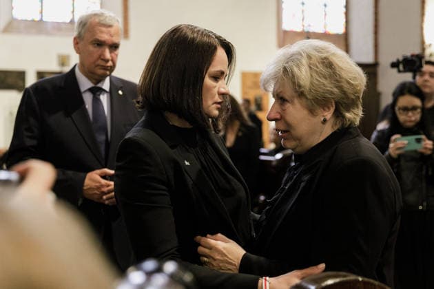 Belarusian opposition leader Aliaksandr Milinkevich Funeral in Warsaw - 22 Aug 2026 Belarusian opposition leader Sviatlana Tsikhanouskaya offers her condolences to Inna Kuley, the widow of Aliaksandr Milinkevich, during a farewell ceremony at St. John the Baptist Archcathedral in Warsaw s Old Town. Aliaksandr Milinkevich was a Belarusian politician and public figure. He was the united democratic opposition candidate in the 2006 presidential election and received the European Parliament’s Sakharov Prize. He died in exile in Poland on 11 August 2026, aged 79, after a long illness and complications following surgery. He will be buried at Pow?zki Cemetery in Warsaw, as he cannot be buried in Belarus. Warsaw Poland Copyright: xVolhaxShukailax xSOPAxImagesx VSHUKAILA_6831