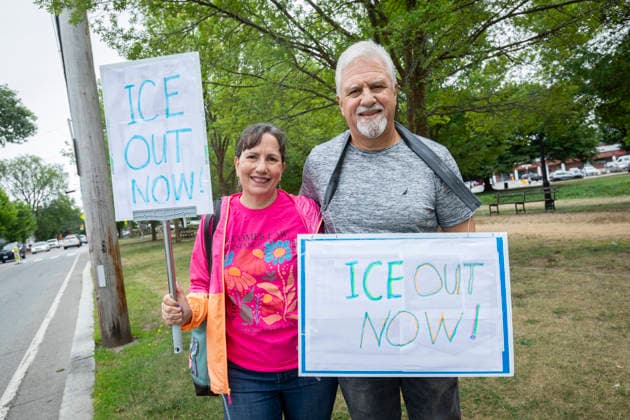 Aug. 22, 2026. Newburyport, MA. People stood out at Bartlett Mall to protest recent ICE actions in Newburyport stopthecoup handsoff nokings standupforimmigrants nofearstreettheater immigrantrights, humanrights, socialjustice, indivisible, noice EndICERaids ICE, dueprocess endice protectourdemocracy Resistance AntiTrump DumpTrump newburyportma Newburyport Massachusetts USA EDITORIAL USE ONLY Copyright: x x2026xMarilynxHumphriesx MARILYNxHUMPHRIESx mhphotos017088