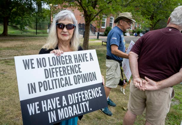Aug. 22, 2026. Newburyport, MA. People stood out at Bartlett Mall to protest recent ICE actions in Newburyport stopthecoup handsoff nokings standupforimmigrants nofearstreettheater immigrantrights, humanrights, socialjustice, indivisible, noice EndICERaids ICE, dueprocess endice protectourdemocracy Resistance AntiTrump DumpTrump newburyportma Newburyport Massachusetts USA EDITORIAL USE ONLY Copyright: x x2026xMarilynxHumphriesx MARILYNxHUMPHRIESx mhphotos017096