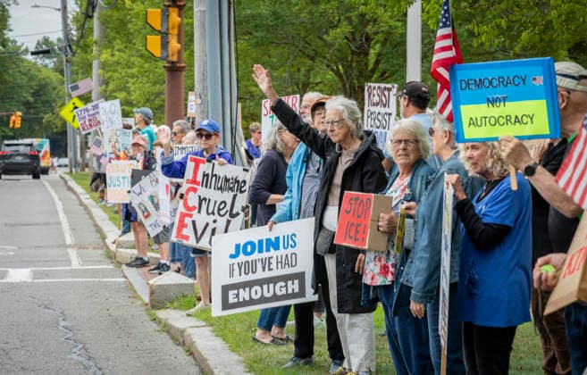 Aug. 22, 2026. Newburyport, MA. People stood out at Bartlett Mall to protest recent ICE actions in Newburyport stopthecoup handsoff nokings standupforimmigrants nofearstreettheater immigrantrights, humanrights, socialjustice, indivisible, noice EndICERaids ICE, dueprocess endice protectourdemocracy Resistance AntiTrump DumpTrump newburyportma Newburyport Massachusetts USA EDITORIAL USE ONLY Copyright: x x2026xMarilynxHumphriesx MARILYNxHUMPHRIESx mhphotos017101