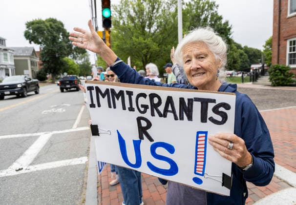 Aug. 22, 2026. Newburyport, MA. People stood out at Bartlett Mall to protest recent ICE actions in Newburyport stopthecoup handsoff nokings standupforimmigrants nofearstreettheater immigrantrights, humanrights, socialjustice, indivisible, noice EndICERaids ICE, dueprocess endice protectourdemocracy Resistance AntiTrump DumpTrump newburyportma Newburyport Massachusetts USA EDITORIAL USE ONLY Copyright: x x2026xMarilynxHumphriesx MARILYNxHUMPHRIESx mhphotos017104