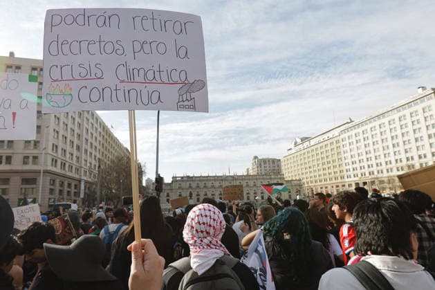 Santiago, August 22, 2026 Environmental groups march down the Alameda, the capital s main thoroughfare Christian Monsalve Aton Chile, Santiago, Chile Aton 1182717  Copyright: CHRISTIANxMONSALVE ATONxCHILE