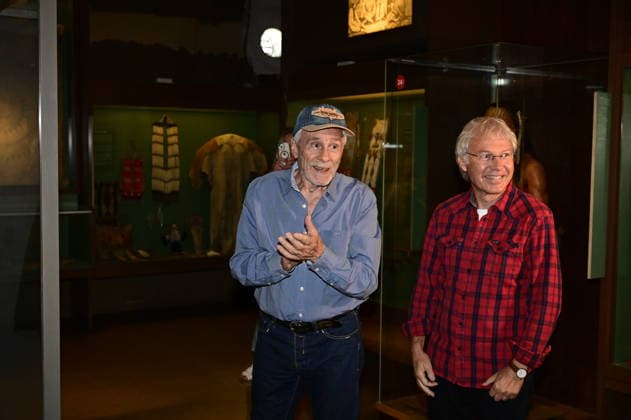 Gojko Mitic, Michael Kraus bei der Namensweihe der historischen Blackfoot-Frau Sitopanaki durch Gojko Mitic in der Villa Bärenfett im Karl-May-Museum Radebeul. Radebeul. 22.08.2026 *** Gojko Mitic and Michael Kraus at the naming ceremony for the historical Blackfoot woman Sitopanaki, conducted by Gojko Mitic at Villa Bärenfett in the Karl May Museum in Radebeul, Radebeul, August 22, 2026 Copyright: xMatthiasxWehnertx