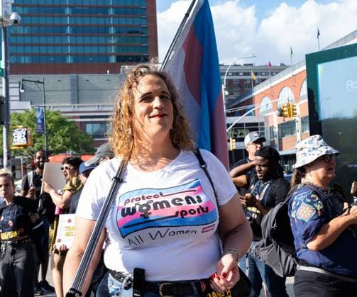 Protest Scenes outside Barclay Center for Indiana Fever vs NY Liberty WNBA Protest Scenes outside Barclay Center for Indiana Fever vs NY Liberty WNBA, Pro Trans Activists and Sophie Cunningham Supporters came out for the Liberty vs Fever Game. There is a huge controversy over men playing in women s sports. Sophie Cunningham of the Fever has been very vocal about the topic. , Barclay Center, NY. 22 Aug 2026 Pictured: Protestors Outside Fever vs Liberty Game at Barclay Center.  Copyright: xThexMegaxAgencyxMayerx xMEGAx