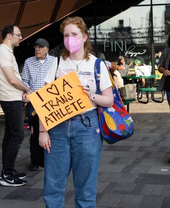 Protest Scenes outside Barclay Center for Indiana Fever vs NY Liberty WNBA Protest Scenes outside Barclay Center for Indiana Fever vs NY Liberty WNBA, Pro Trans Activists and Sophie Cunningham Supporters came out for the Liberty vs Fever Game. There is a huge controversy over men playing in women s sports. Sophie Cunningham of the Fever has been very vocal about the topic. , Barclay Center, NY. 22 Aug 2026 Pictured: Protestors Outside Fever vs Liberty Game at Barclay Center.  Copyright: xThexMegaxAgencyxMayerx xMEGAx