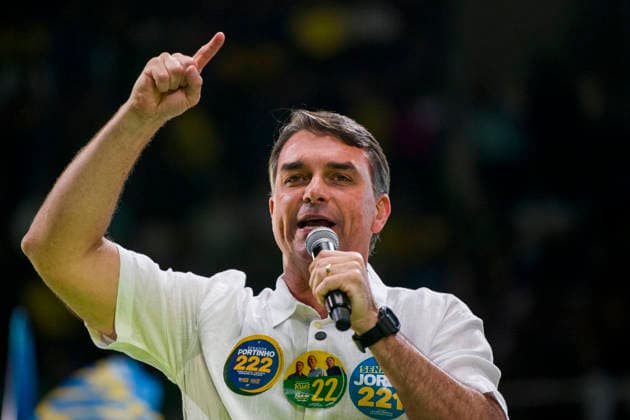 (260822) -- RIO DE JANEIRO, Aug. 22, 2026 -- Brazilian Senator Flavio Bolsonaro, presidential candidate of Brazil s Liberal Party, attends a campaign rally in Rio de Janeiro, Brazil, Aug. 22, 2026. (Photo by Xinhua) BRAZIL-RIO DE JANEIRO-PRESIDENTIAL ELECTION-CAMPAIGN RALLY DanielxRamalho 