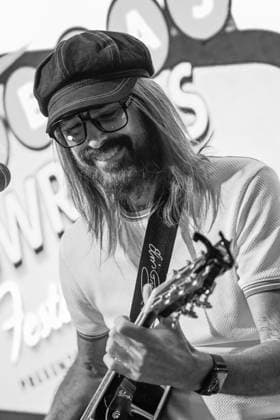 EXCLUSIVE: Las Vegas Songwriters Festival 2026 - Day 3 EXCLUSIVE: Marti Frederiksen and Matt McGinn perform during the Las Vegas Songwriters Festival 2026 - Day 3 at Mandalay Bay Resort & Casino. 22 Aug 2026 Pictured: Marti Frederiksen.  Copyright: xThexMegaxAgencyxMBS MEGAx