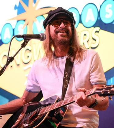 EXCLUSIVE: Las Vegas Songwriters Festival 2026 - Day 3 EXCLUSIVE: Marti Frederiksen and Matt McGinn perform during the Las Vegas Songwriters Festival 2026 - Day 3 at Mandalay Bay Resort & Casino. 22 Aug 2026 Pictured: Marti Frederiksen.  Copyright: xThexMegaxAgencyxMBS MEGAx
