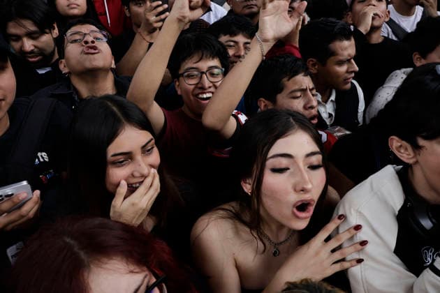 August 22, 2026, Mexico City, Cdmx, Mexico: For the first time, the Aura Farming battle, a viral phenomenon sweeping across Mexico, took place at the Monument to the Revolution. Organized by YouTuber Islas Vlogs, the event drew dozens of young people of various ages who gathered to watch and celebrate showdowns featuring poses, costumes, and eccentric dance moves. This new youth trend, born from the intersection of the internet and video games, involves physical actions and movements designed to project style, confidence, and charisma; these acts earn participants symbolic points that boost their Aura level. The term farming (or farmeo in Spanish) derives from the English word for harvesting crops, while Aura ,a concept with mult - ZUMAp204 20260822_zip_p204_040 Copyright: xJosuexPerezx