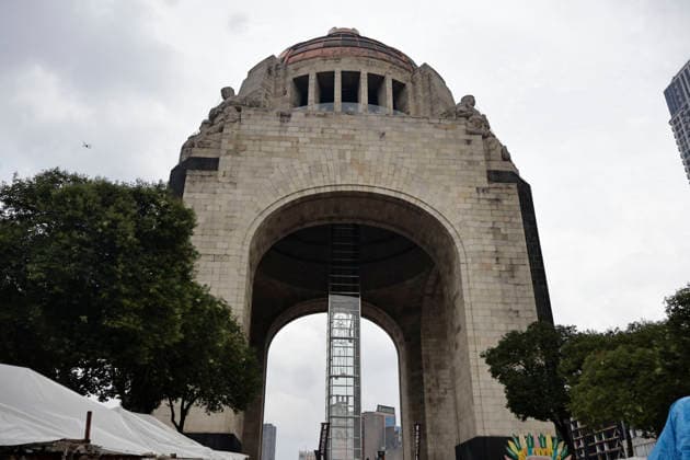 August 22, 2026, Mexico City, Cdmx, Mexico: For the first time, the Aura Farming battle, a viral phenomenon sweeping across Mexico, took place at the Monument to the Revolution. Organized by YouTuber Islas Vlogs, the event drew dozens of young people of various ages who gathered to watch and celebrate showdowns featuring poses, costumes, and eccentric dance moves. This new youth trend, born from the intersection of the internet and video games, involves physical actions and movements designed to project style, confidence, and charisma; these acts earn participants symbolic points that boost their Aura level. The term farming (or farmeo in Spanish) derives from the English word for harvesting crops, while Aura ,a concept with mult - ZUMAp204 20260822_zip_p204_043 Copyright: xJosuexPerezx