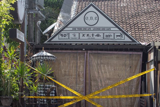 August 23, 2026, Badung, Bali, Indonesia: Yellow police tape cordons off the venue where a British tourist was fatally assaulted in the Kuta area, Badung, Bali. Denpasar Police have launched an investigation into the death of British national Paul Innes Dougan following a physical altercation involving four Australian tourists, working alongside national law enforcement to track down those responsible Badung Indonesia - ZUMAp229 20260823_zip_p229_001 Copyright: xLanaxPriatnax