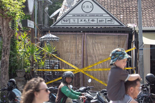August 23, 2026, Badung, Bali, Indonesia: Yellow police tape cordons off the venue where a British tourist was fatally assaulted in the Kuta area, Badung, Bali. Denpasar Police have launched an investigation into the death of British national Paul Innes Dougan following a physical altercation involving four Australian tourists, working alongside national law enforcement to track down those responsible Badung Indonesia - ZUMAp229 20260823_zip_p229_002 Copyright: xLanaxPriatnax