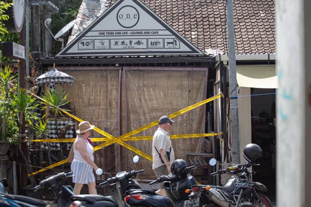 News Bilder des Tages August 23, 2026, Badung, Bali, Indonesia: Yellow police tape cordons off the venue where a British tourist was fatally assaulted in the Kuta area, Badung, Bali. Denpasar Police have launched an investigation into the death of British national Paul Innes Dougan following a physical altercation involving four Australian tourists, working alongside national law enforcement to track down those responsible Badung Indonesia - ZUMAp229 20260823_zip_p229_004 Copyright: xLanaxPriatnax
