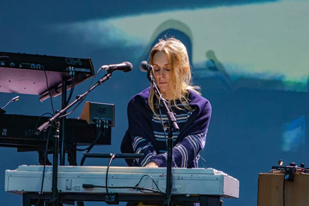 Konzert von Agnes Obel auf dem Kunst!Rasen Bonn - 22.08.26 Die dänische Sängerin und Pianistin Agnes Obel beim Open-Air-Live-Auftritt auf dem Kunst!Rasen Bonn. Bonn Gr Nordrhein-Westfalen Deutschland *** Agnes Obel Concert at Kunst Rasen Bonn, August 22, 2026. Danish singer and pianist Agnes Obel during her open-air live performance at Kunst Rasen Bonn, Bonn, North Rhine-Westphalia, Germany Copyright: xMarcxJohnx