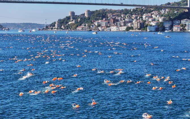 38th Bosphorus Cross-Continental Swimming Race ISTANBUL, TURKIYE - AUGUST 23: A view of swimmers competing in the 38th Bosphorus Cross-Continental Swimming Race in Istanbul, Turkiye, on August 23, 2026. Organized by the Turkish National Olympic Committee (TMOK), the race starts from Kanlica Pier on the Asian side and finishes in Kurucesme on the European side. Saffet Azak Anadolu Istanbul Turkey. Editorial use only. Please get in touch for any other usage.  Copyright: x2026xAnadoluxSaffetxAzakx