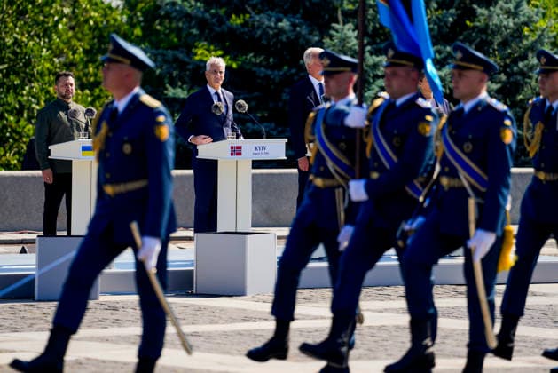 Statsminister i Kyiv Kyiv, Ukraina 20260823. Statsminister Jonas Gahr Store deltar pa markering av Ukrainas nasjonale flaggdag sammen med representanter fra de nordisk-baltiske landene og Ukrainas president Volodymyr Zelenskyj. Statsministeren er i Kyiv for a delta pa et toppmote med Ukraina og de nordisk-baltiske landene, markere Ukrainas nasjonale flaggdag og moter med ukrainske myndigheter. Foto: Javad Parsa NTB Kyiv Ukraina g3EekUdozXg EDITORIAL USE ONLY Ref:_BNC_POLg3EekUdozXg.jpg *** Prime Minister in Kyiv, Ukraine 20260823 Prime Minister Jonas Gahr Store participates in the celebration of Ukraine’s National Flag Day together with representatives from the Nordic-Baltic countries and Ukrainian President Volodymyr Zelenskyy. Th  Copyright: xJavadxParsax xNTBx