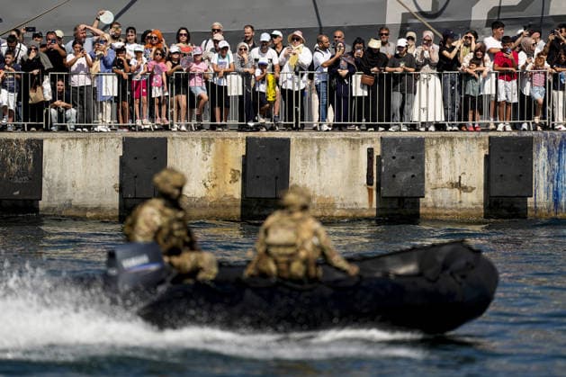 TEKNOFEST Blue Homeland KOCAELI, TURKIYE - AUGUST 23: Underwater Assault (SAT) and Underwater Defense (SAS) commandos affiliated with the Naval Forces Command execute demonstrations during the TEKNOFEST Blue Homeland festival in Kocaeli, Turkiye, on August 23, 2026. Organized under the main leadership of the Turkish Ministry of National Defense and the Turkish Technology Team Foundation (T3 Foundation), with Anadolu as the Global Communication Partner, the specialized event featured coordinated flybys by crewed military helicopters alongside Turkish-made Bayraktar TB2, Bayraktar TB3, and Bayraktar AKINCI unmanned aerial vehicles, highlighting the nation s naval aviation and defense capabilities. Arife Karakum Anadolu Istanbul Turkey. Edit  Copyright: x2026xAnadoluxArifexKarakumx