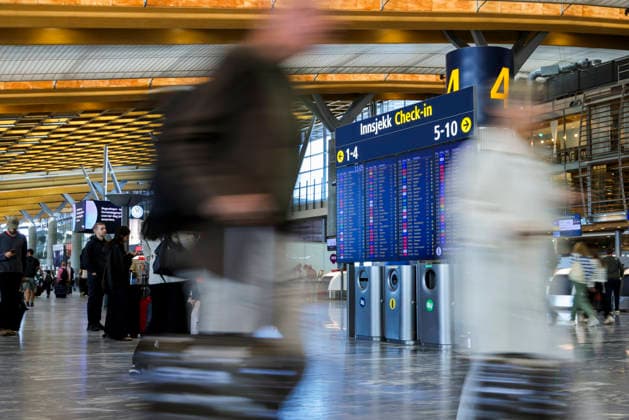 Flygelederforeningen gar ut i streik Gardermoen 20260823. Avgangshallen Oslo lufthavn Gardermoen. Flygelederstreiken forer til omfattende kanselleringer og forsinkelser pa norske flyplasser. Pa Oslo lufthavn Gardermoen er flere planlagte flyvninger sondag morgen kansellert, og flyplassen er stengt fra 06.30 til 11.30. Foto: Amanda Pedersen Giske NTB Gardermoen Norge bOHUb3crw-g EDITORIAL USE ONLY Ref:_BNCbOHUb3crw-g.jpg *** Air Traffic Controllers Union Goes on Strike Gardermoen 20260823 Departures Hall, Oslo Airport Gardermoen The air traffic controllers strike is causing widespread cancellations and delays at Norwegian airports. At Oslo Airport Gardermoen, several flights scheduled for Sunday morning have been canceled, and th  Copyright: xAmandaxPedersenxGiskexx xNTBx