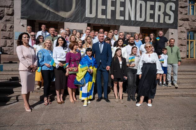Ukraine marks National Flag Day in Kyiv KYIV, UKRAINE - AUGUST 23: Mayor of Kyiv Vitalii Klitschko (4th R) poses for photos after the ceremony to raise the National Flag of Ukraine on Ukraine s National Flag Day in Kyiv, Ukraine, on August 23, 2026. Ukraine s National Flag Day was established as a national holiday on August 23, 2024, one day before Ukraine s Independence Day. Danylo Antoniuk Anadolu Kyiv Ukraine. Editorial use only. Please get in touch for any other usage.  Copyright: x2026xAnadoluxDanyloxAntoniukx