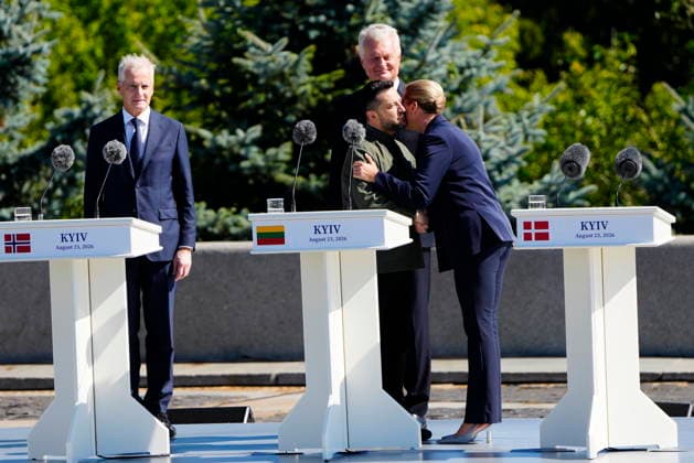 UKRAINE The Danish Prime Minister Mette Frederiksen participates in the commemoration of Flag Day The Danish Prime Minister Mette Frederiksen participates in the commemoration of the Ukrainian Flag Day along with several state leaders in Kyiv, Sunday, August 23, 2026. Here she greets the Ukrainian President Volodymyr Zelenskyy. (Photo: Mads Claus Rasmussen Scanpix 2026) , Kyiv Denmark *** UKRAINE Danish Prime Minister Mette Frederiksen participates in the commemoration of Flag Day Danish Prime Minister Mette Frederiksen participates in the commemoration of Ukrainian Flag Day alongside several heads of state in Kyiv on Sunday, August 23, 2026. Here she greets Ukrainian President Volodymyr Zelenskyy. Photo by Mads Claus Rasmussen, Scanpix 2  Copyright: MadsxClausxRasmussenx spdk20260823-113352-L