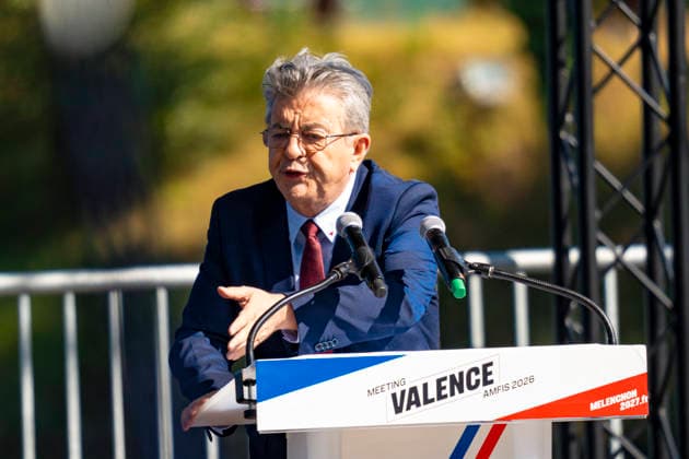 NEWS : Jean Luc Melenchon - AMFIS - La France Insoumise - Chateauneuf-sur-Isere - 23 08 2026 Jean-Luc MÃ lenchon lors de son meeting de candidat Ã la prÃ sidence de la RÃ publique Francaise 2027 lors des AMFIS 2026, universitÃ d Ã tÃ de la France Insoumise, Ã ChÃ¢teauneuf-sur-Isere le 23 08 2026. Photo Sandrine Thesillat PsNewZ  Copyright: xSandrinexThesillatx