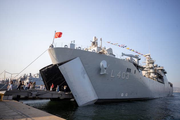 TEKNOFEST Blue Homeland KOCAELI, TURKIYE - AUGUST 23: Visitors exit TCG Sancaktar (L-403) via its stern ramp during TEKNOFEST Blue Homeland at the Golcuk Naval Shipyard Command in Kocaeli, Turkiye, on August 23, 2026. TCG Sancaktar carries out military missions including amphibious operations and mine-laying, and can also serve as a hospital, logistics support and evacuation ship in disaster zones. The event, organized under the leadership of the Turkish Ministry of National Defense and the Turkish Technology Team Foundation (T3 Foundation), with Anadolu serving as its Global Communication Partner, continues on its final day. Ibrahim Yozoglu Anadolu Kocaeli Turkey. Editorial use only. Please get in touch for any other usage.  Copyright: x2026xAnadoluxIbrahimxYozoglux