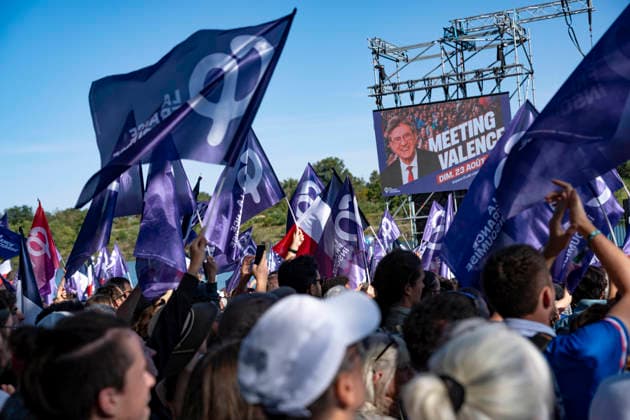 NEWS : Jean Luc Melenchon - AMFIS - La France Insoumise - Chateauneuf-sur-Isere - 23 08 2026 10 000 militants rÃ unis pour assister au discours de Jean-Luc MÃ lenchon lors des AMFIS 2026, universitÃ d Ã tÃ de la France Insoumise, Ã ChÃ¢teauneuf-sur-Isere le 23 08 2026. Photo Sandrine Thesillat PsNewZ  Copyright: xSandrinexThesillatx