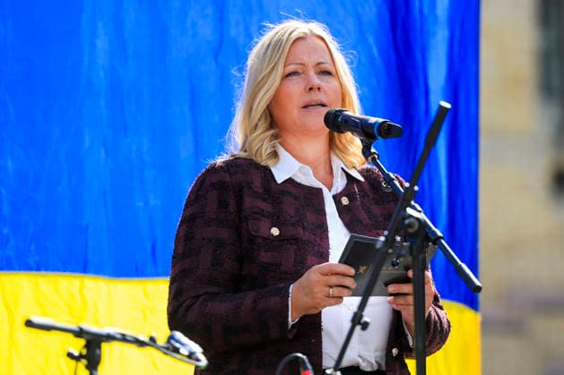 Markering av den ukrainske uavhengighetsdagen i Oslo Oslo 20260823. Arbeids- og inkluderingsminister Kjersti Stenseng (Ap) holder tale under markering av den ukrainske uavhengighetsdagen pa Eidsvolls plass utenfor Stortinget i Oslo. Foto: Amanda Pedersen Giske NTB Oslo Norge jgEr3gZDkXI EDITORIAL USE ONLY Ref:_BNC_POLjgEr3gZDkXI.jpg *** Commemoration of Ukrainian Independence Day in Oslo Oslo 20260823 Minister of Labor and Inclusion Kjersti Stenseng (Ap) delivers a speech during the commemoration of Ukrainian Independence Day at Eidsvolls plass outside the Storting in Oslo Photo: Amanda Pedersen Giske NTB Oslo Norway jgEr3gZDkXI EDITORIAL USE ONLY Ref BNC POLjgEr3gZDkXI jpg  Copyright: xAmandaxPedersenxGiskex xNTBx