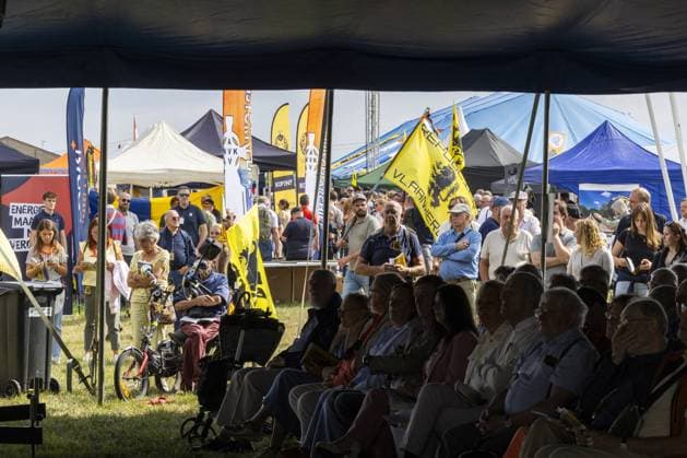 This image shows the IJzerwake at the IJzertreffen radical Flemish far-right gathering at the Gebroeders Van Raemdonck Monument in Zuidschote, Ieper (Ypres), Sunday 23 August 2026. The Ijzerwake commemorates the victims of the two World Wars combined with a rally for Flemish independence. The event derives its name from the IJzer (Yser) river where the most deadly battles of WWI were fought.  NICOLASxMAETERLINCK 184068036