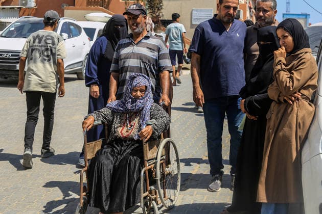 Patients and injured Palestinians in Gaza protest for medical treatment abroad KHAN YUNIS, GAZA, PALESTINE - AUGUST 23: Palestinian patients and injured people gather outside Nasser Hospital to protest and demand permission to leave the Gaza Strip for medical treatment abroad in Khan Yunis, southern Gaza, Palestine, on August 23, 2026. Demonstrators say the health conditions of patients who have been waiting for a long time are deteriorating due to Israel allowing only limited passage through border crossings, and call for permission to leave Gaza for medical treatment. Abed Rahim Khatib Anadolu Khan Yunis Gaza. Editorial use only. Please get in touch for any other usage.  Copyright: x2026xAnadoluxAbedxRahimxKhatibx