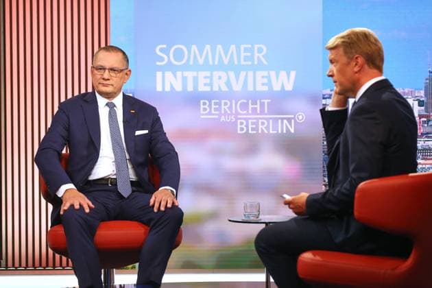 Berlin, Deutschland, 23.08.2026: ARD-Hauptstadtstudio: Sommerinterview: AfD-Chef Tino Chrupalla im Interview mit Markus Preiß *** Berlin, Germany, August 23, 2026 ARD Capital Studio Summer Interview: AfD Leader Tino Chrupalla in an interview with Markus Preiß Copyright: xdtsxNachrichtenagenturx dts_130793