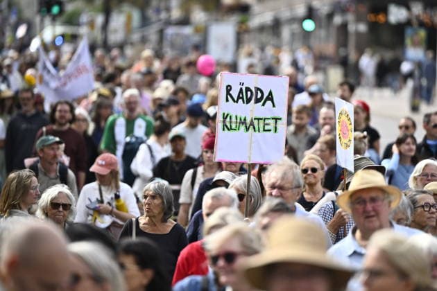STOCKHOLM, SVERIGE 20260823 Demonstranter da Naturskyddsföreningen tillsammans med Rebellmammorna, Rebellpapporna och Researchers Desk anordnar en stor klimatdemonstration i Stockholm. STOCKHOLM SVERIGE x10430x *** STOCKHOLM, SWEDEN 20260823 Protesters as the Swedish Society for Nature Conservation, together with the Rebel Moms, Rebel Dads, and Researchers Desk, organize a large climate protest in Stockholm STOCKHOLM SWEDEN x10430x  Copyright: xChristinexOlsson TTx KLIMATDEMONSTRATION STOCKHOLM 47pDKbOvOy0