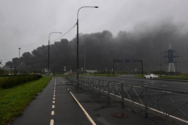 Fire breaks out at logistics center in St. Petersburg ST. PETERSBURG, RUSSIA - AUGUST 23: Thick black smoke rises after a fire breaks out at a logistics center in St. Petersburg, Russia, on August 23, 2026. Boris Smirnov Anadolu Saint Petersburg Russia. Editorial use only. Please get in touch for any other usage.  Copyright: x2026xAnadoluxBorisxSmirnovx