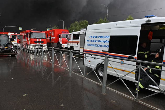 Fire breaks out at logistics center in St. Petersburg ST. PETERSBURG, RUSSIA - AUGUST 23: Firefighters respond to the area where a fire broke out at a logistics center as thick black smoke rises in St. Petersburg, Russia, on August 23, 2026. Boris Smirnov Anadolu Saint Petersburg Russia. Editorial use only. Please get in touch for any other usage.  Copyright: x2026xAnadoluxBorisxSmirnovx