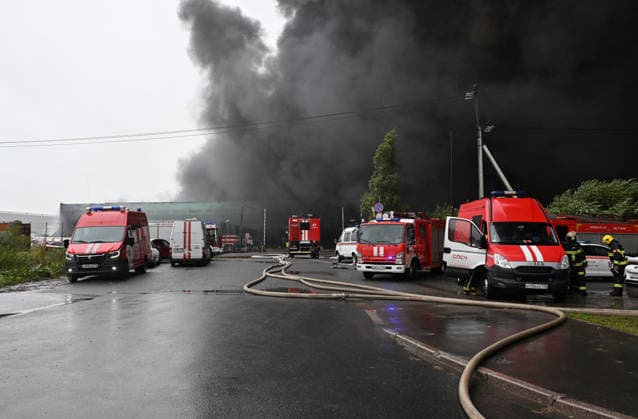 Fire breaks out at logistics center in St. Petersburg ST. PETERSBURG, RUSSIA - AUGUST 23: Firefighters respond to the area where a fire broke out at a logistics center as thick black smoke rises in St. Petersburg, Russia, on August 23, 2026. Boris Smirnov Anadolu Saint Petersburg Russia. Editorial use only. Please get in touch for any other usage.  Copyright: x2026xAnadoluxBorisxSmirnovx