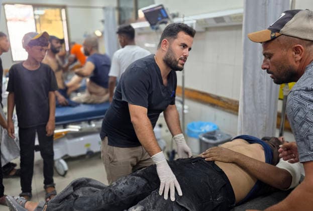 Wounded Palestinians Arrive at Nasser Medical Complex After Israeli Strike Palestinians transport seven wounded people, including children, to Nasser Medical Complex in Khan Younis, in the southern Gaza Strip, on August 23, 2026, following an Israeli strike that targeted civilians in Khan Younis refugee camp. Photo by Tariq Mohammad APA Images Khan Yunis Gaza Strip Palestinian Territory 230826_Khan_Yunis_TM_03(17) Copyright: xapaimagesxTariqxMohammad xapaimagesx
