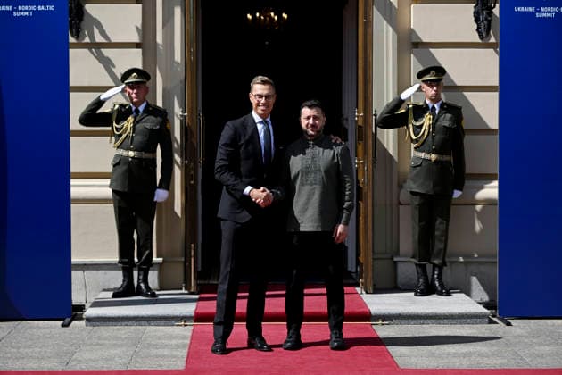 LKS 20260823 President of Ukraine Volodymyr Zelensky and Finland s President Alexander Stubb (L) during the Official welcoming ceremony of the Ukraine-Nordic-Baltic Summit in Kyiv, Ukraine on August 23, 2026. - ANTTI AIMO-KOIVISTO Kiova Ukraina  Copyright: xAnttixAimo-Koivistox Bw3xB6igcV8