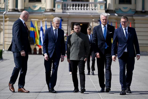LKS 20260823 Latvia s Prime Minister Andris Kulbergs (L) Norway s Prime Minister Jonas Gahr Store, President of Ukraine Volodymyr Zelensky, Lithuania s President Gitanas Nauseda, Estonia s Prime Minister Kristen Michal (R) during the Official welcoming ceremony of the Ukraine-Nordic-Baltic Summit in Kyiv, Ukraine on August 23, 2026. - ANTTI AIMO-KOIVISTO Kiova Ukraina  Copyright: xAnttixAimo-Koivistox Gj3-uUJIfs0