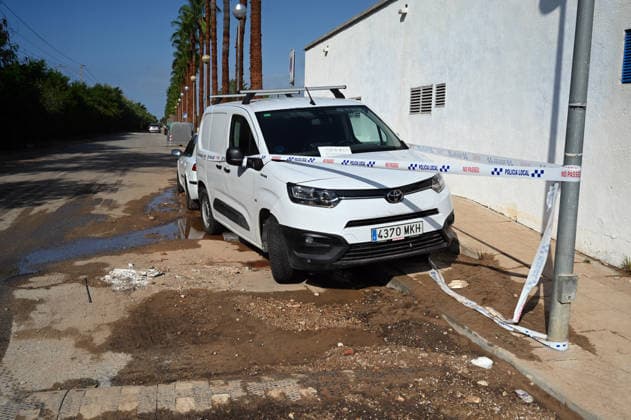 Damage after the storm in Tarragona - 23 Aug 2026 Police tape from the local police surrounds a car damaged by floodwaters after the storm in Roda de Bera, Tarragona. Following the storm in Tarragona, several cars and streets with damage are the result of the heavy downpour that fell on Friday, August 21st. Roda de Berà Spain Copyright: xRamonxCostax xSOPAxImagesx DamageafterthestorminTarragona_ RamonCosta_ RodadeBera_ August_ 23_2026 (15)
