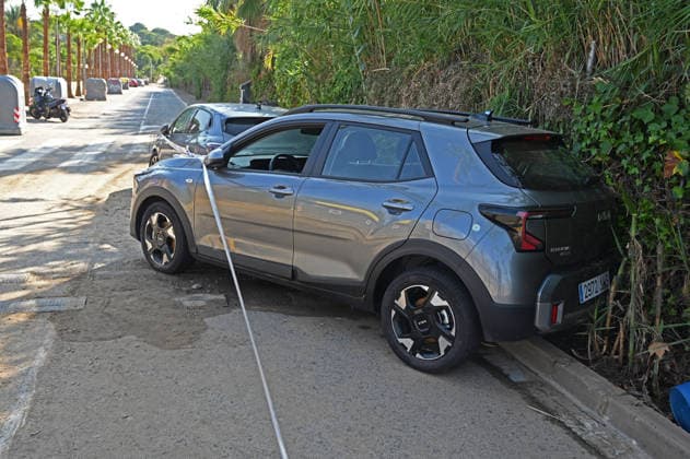 Damage after the storm in Tarragona - 23 Aug 2026 Two cars swept away by the water are left stopped and flooded on a street in Roda de Bera in Tarragona Following the storm in Tarragona, several cars and streets with damage are the result of the heavy downpour that fell on Friday, August 21st. Roda de Berà Spain Copyright: xRamonxCostax xSOPAxImagesx DamageafterthestorminTarragona_ RamonCosta_ RodadeBera_ August_ 23_2026 (6)