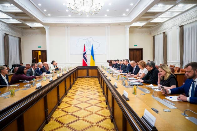 Statsminister i Kyiv Kyiv, Ukraina 20260823. Statsminister Jonas Gahr Store moter Ukrainas statsminister Serhii Koretskyi i Kyiv sondag. Statsministeren er i Kyiv for a delta pa et toppmote med Ukraina og de nordisk-baltiske landene, markere Ukrainas nasjonale flaggdag og moter med ukrainske myndigheter. Foto: Javad Parsa NTB Kyiv Ukraina IePe6DGHYiY EDITORIAL USE ONLY Ref:_BNC_POLIePe6DGHYiY.jpg *** Prime Minister in Kyiv, Ukraine 20260823 Prime Minister Jonas Gahr Store meets with Ukrainian Prime Minister Serhii Koretskyi in Kyiv on Sunday. The Prime Minister is in Kyiv to attend a summit between Ukraine and the Nordic-Baltic countries, to mark Ukraine’s National Flag Day, and to meet with Ukrainian authorities. Photo by Javad  Copyright: xJavadxParsax xNTBx