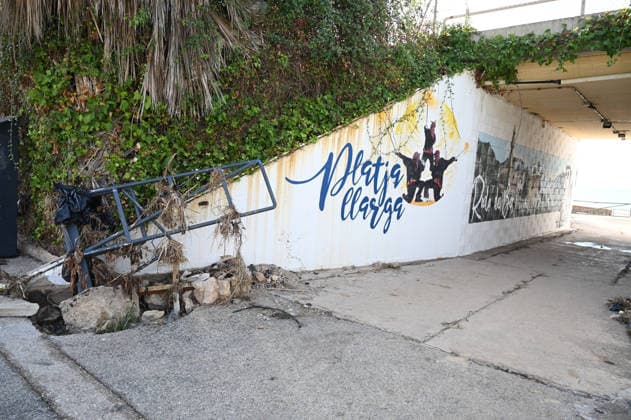 August 23, 2026, Roda De Bero Tarragona, Spain: The access fence to the bridge was broken by the storm in Roda de Bera in Tarragona Following the storm in Tarragona, several cars and streets with damage are the result of the heavy downpour that fell on Friday, August 21st. Roda De BerÃ Spain - ZUMAs197 20260823_aaa_s197_101 Copyright: xRamonxCostax
