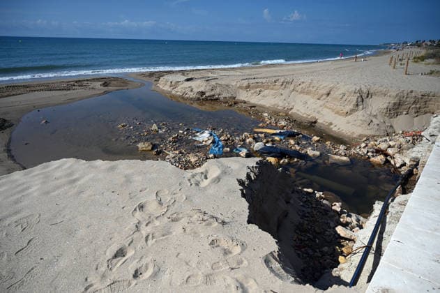 August 23, 2026, Roda De Bero Tarragona, Spain: A view of the beach after the storm in Roda de Bera, Tarragona Following the storm in Tarragona, several cars and streets with damage are the result of the heavy downpour that fell on Friday, August 21st. Roda De BerÃ Spain - ZUMAs197 20260823_aaa_s197_104 Copyright: xRamonxCostax