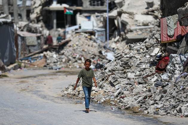 August 24, 2026, Jabalia, Palestine, State of: JABALIA REFUGEE CAMP, NORTHERN GAZA STRIP, PALESTINE, AUGUST 23, 2026: Palestinians live amid the rubble of destroyed homes and extensive damage in Jabalia refugee camp in the northern Gaza Strip, facing difficult living conditions as they seek safety and basic necessities. Jabalia Palestine, State of  - ZUMAq101 20260824_zna_q101_011 Copyright: xRamzixAbuxAmerx