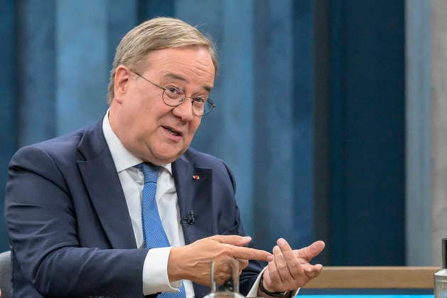 im Bild v.l.: Armin Laschet, CDU-Bundestagsabgeordneter und ehemaliger CDU-Vorsitzender, GER, Berlin, Studio, zu Gast bei - Caren Miosga, Polittalk, TV, Format, Aufzeichnung, aufgezeichnet, Das Erste, aus Adlershof - am Studio 20, Thema: Ist die Brandmauer noch zu halten? (Im Bezug auf - Die AfD und die Landtagswahl in Sachsen-Anhalt.) 23.08.2026, *** In the photo, from left: Armin Laschet, CDU member of the Bundestag and former CDU chairman, GER, Berlin, studio, guest on Caren Miosga’s show, political talk show, TV, program, recording, pre-recorded, Das Erste, from Studio 20 in Adlershof, topic: Can the firewall still be maintained? regarding the AfD and the state election in Saxony-Anhalt on August 23, 2026, Copyright: HMBxMedia UwexKoch