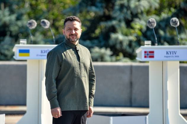 President of Ukraine Volodymyr Zelenskyy participates in the raising of the State Flag at the National Museum of the History of Ukraine in the Second World War Memorial Complex on National Flag Day, Kyiv, Ukraine, August 23, 2026. (Photo by Yevhen Kotenko Ukrinform) Raising of State Flag of Ukraine in Kyiv  Copyright: xYevhenxKotenkox