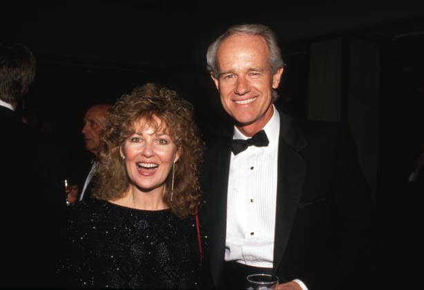***FILE PHOTO** Shelley Fabares Has Passed Away. Shelley Fabares and Mike Farrell Circa 1990™s. Copyright: xRalphxDominguez MediaPunchx