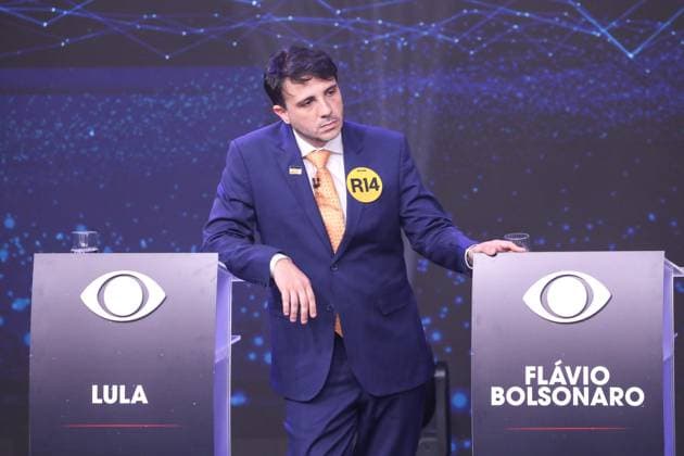 Band hosts the first presidential debate without Lula and Flavio Bolsonaro. Sao Paulo, SP. 23.08.2026 - Presidential Debate - Candidate Renan Santos (mission) during the first debate of the presidential race elections promoted by TV Bandeirantes, at the station s headquarters, in the southern zone of Sao Paulo, this Sunday, August 23, 2026.(Foto: Marina Uezima Brazil Photo Press Brazil Photo Press) INTERNATIONAL Sao Paulo Sao Paulo Brasil Copyright: xMarinaxUezimax