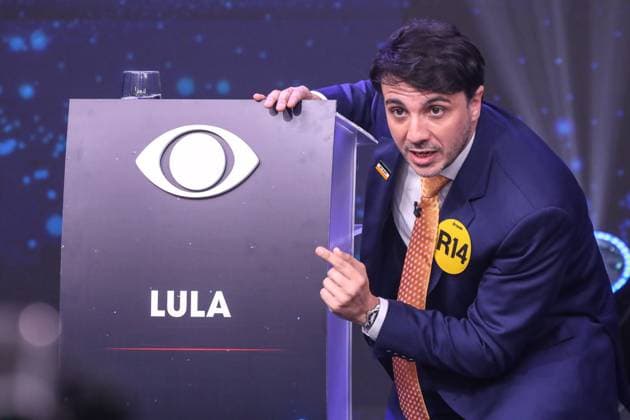 Band hosts the first presidential debate without Lula and Flavio Bolsonaro. Sao Paulo, SP. 23.08.2026 - Presidential Debate - Candidate Renan Santos (mission) during the first debate of the presidential race elections promoted by TV Bandeirantes, at the station s headquarters, in the southern zone of Sao Paulo, this Sunday, August 23, 2026.(Foto: Marina Uezima Brazil Photo Press Brazil Photo Press) INTERNATIONAL Sao Paulo Sao Paulo Brasil Copyright: xMarinaxUezimax